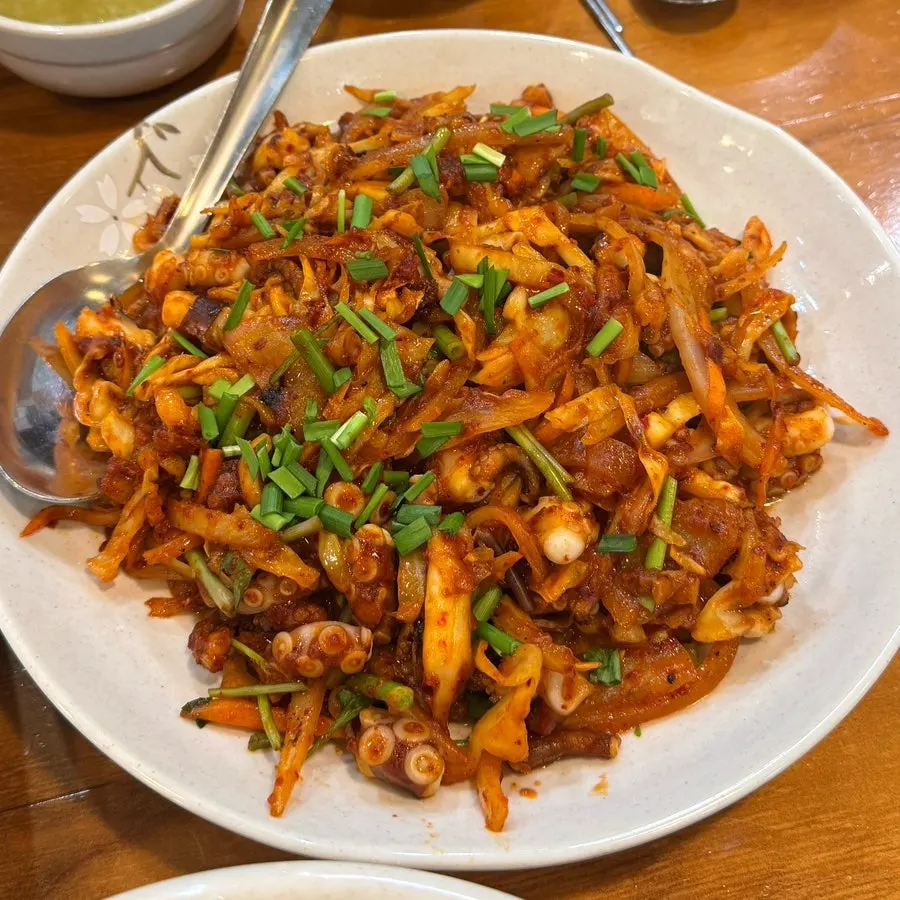 보통맛으로 주문한 직화낙지볶음