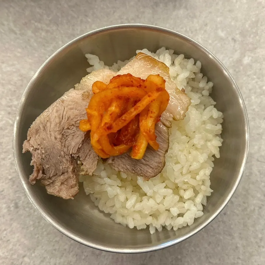 Thickly sliced boiled pork at Irojeong