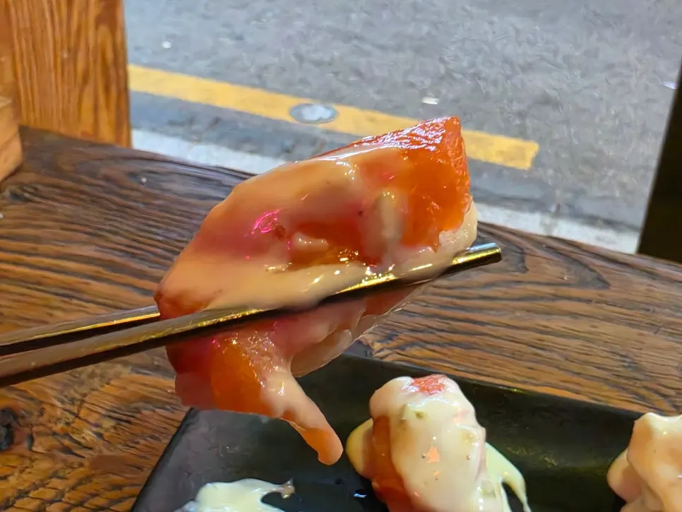 연어초밥 한 피스 클로즈업