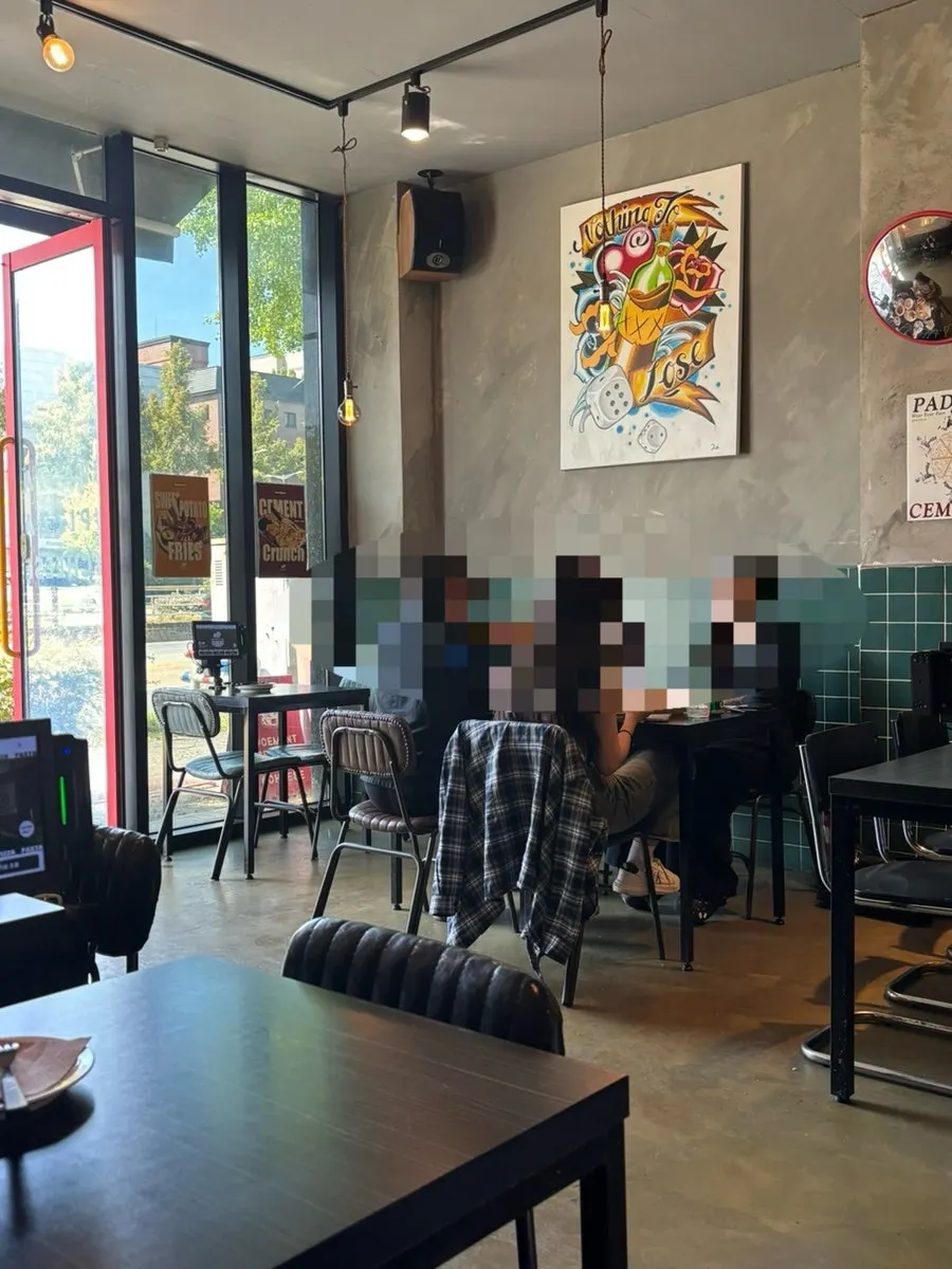 Restaurant interior with an eight-person group table