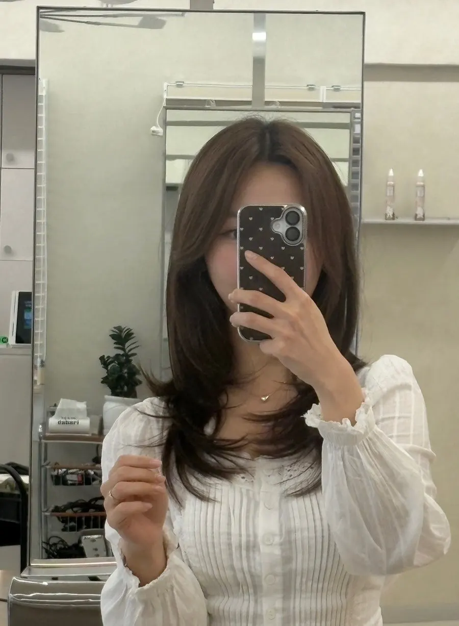 가운을 벗고 확인한 레이어드컷 앞모습