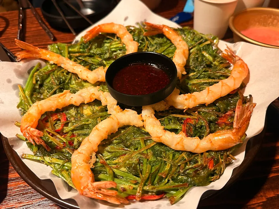 エビが乗った丸エビセリチヂミ