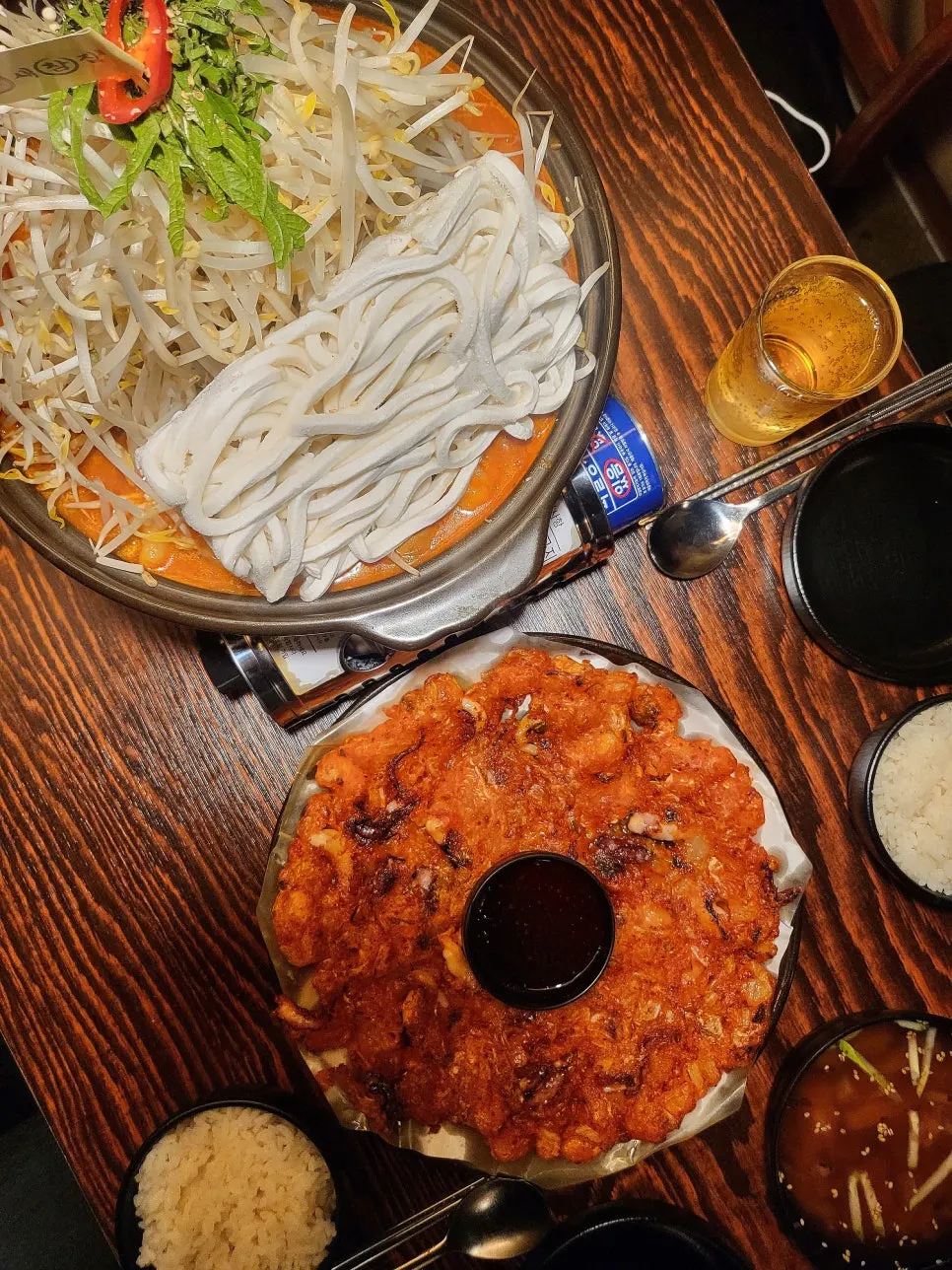 새참집에서 주문한 메뉴 한 상