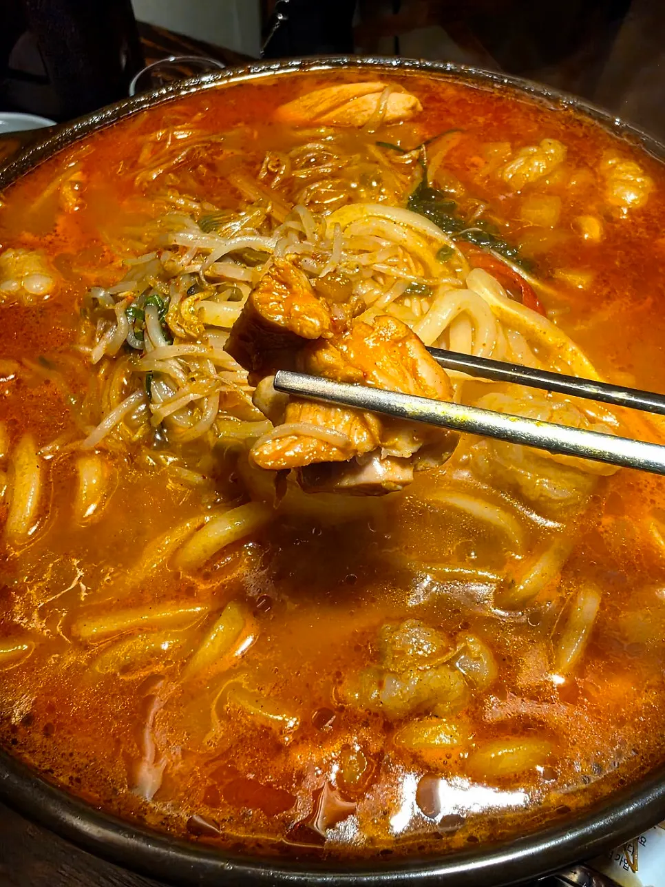 칼칼한 국물의 한우대창 닭볶음탕
