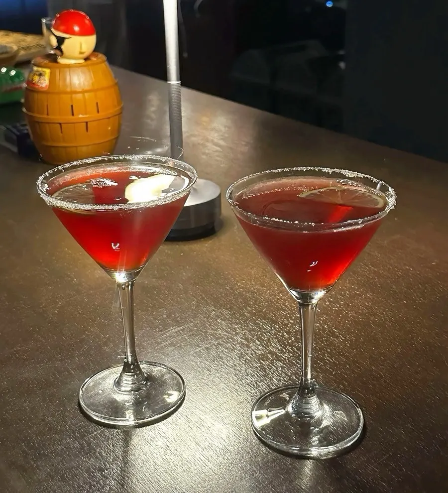 Introducing Woowoo, a solo-drinking bar in Gwangja