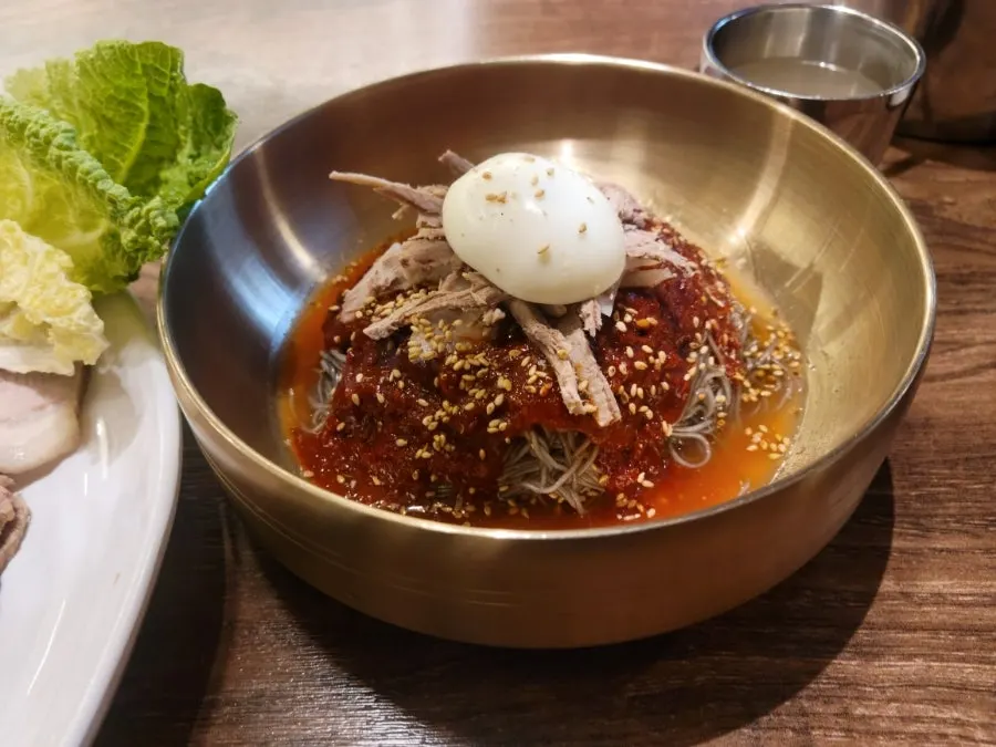 A bowl of bibim naengmyeon at Sosa Myeonok
