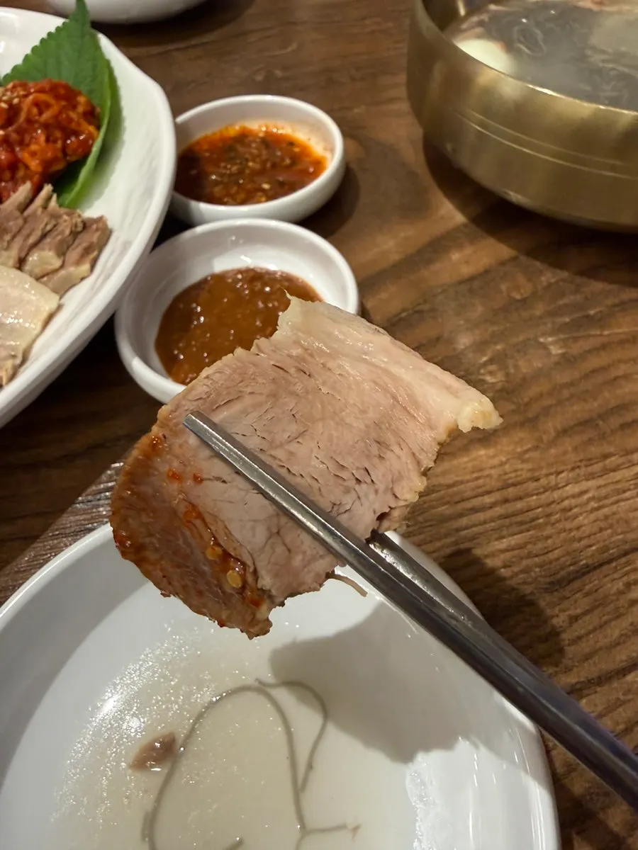Naengmyeon and boiled pork pairing