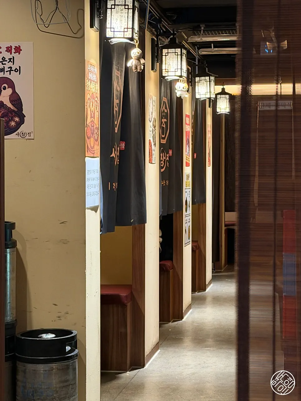 Inside Saechamjip, split between hall tables and private rooms