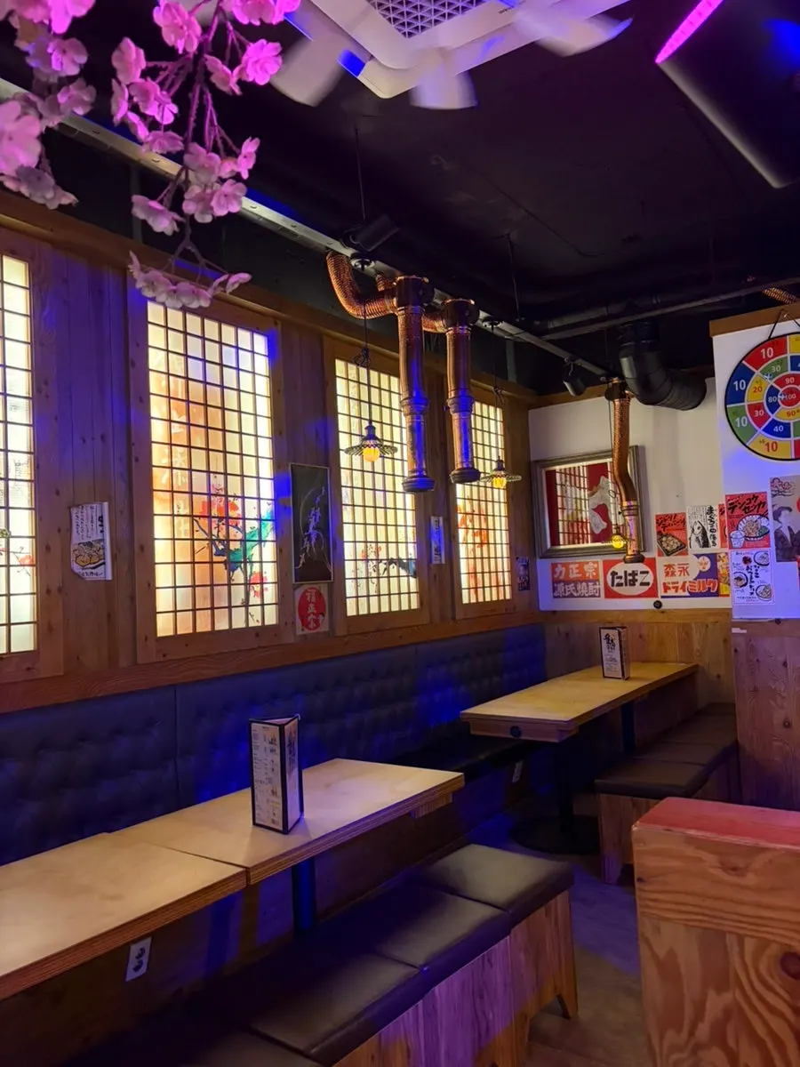 肉脍工作所世宗大店居酒屋氛围