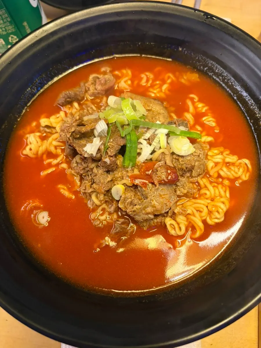 魔法酱汁生拌牛肉与章鱼芥末
