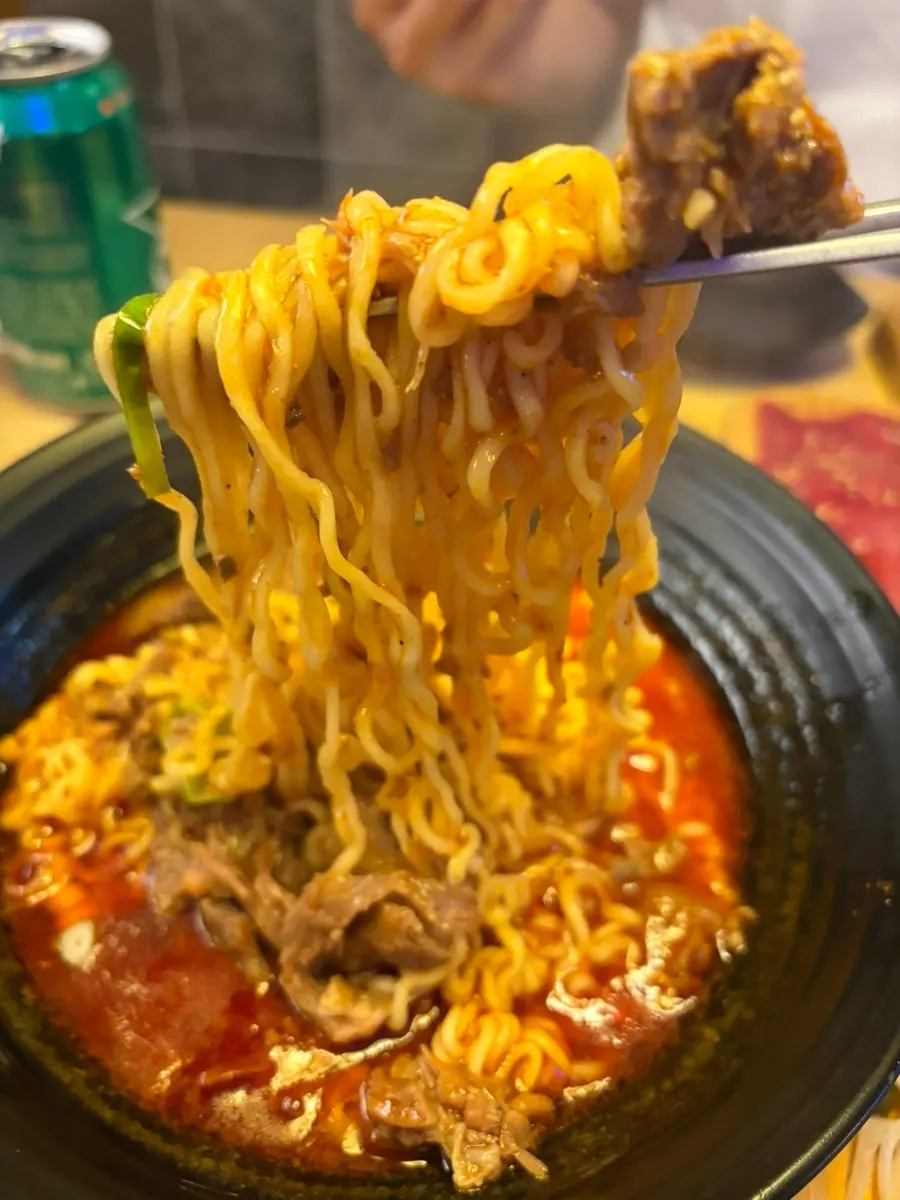 香辣汤底的牛肉拉面