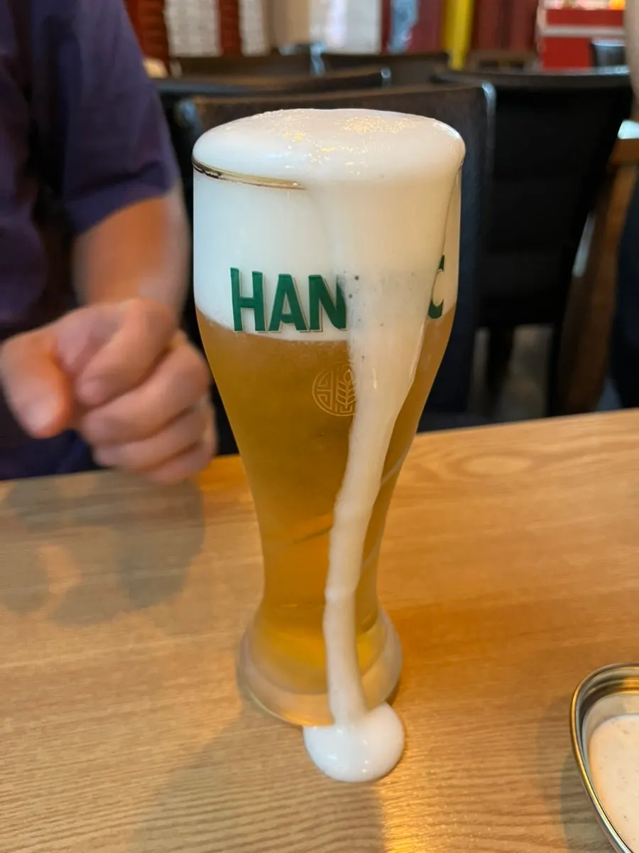 피자와 함께 주문한 생맥주