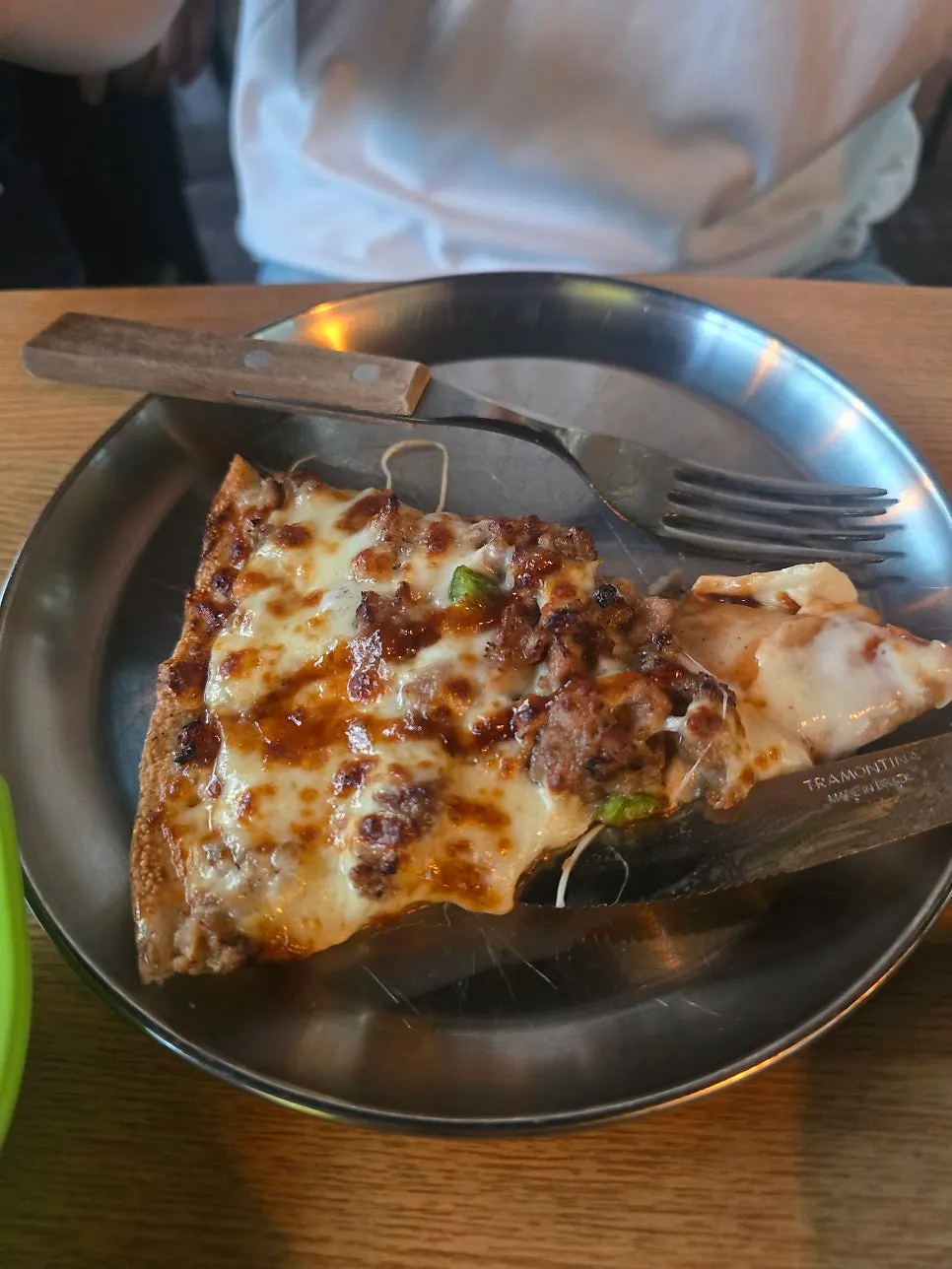 Pizza topped with bulgogi