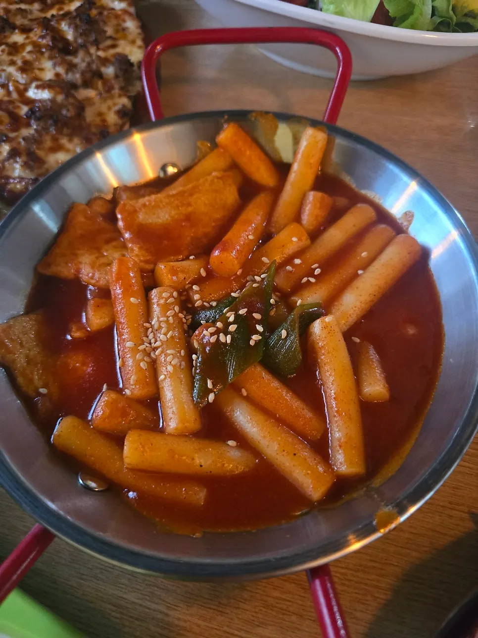 Tteokbokki included in the set