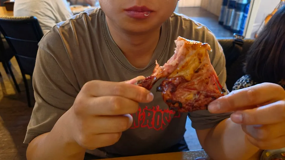 피자 사이드로 주문한 훈제치킨