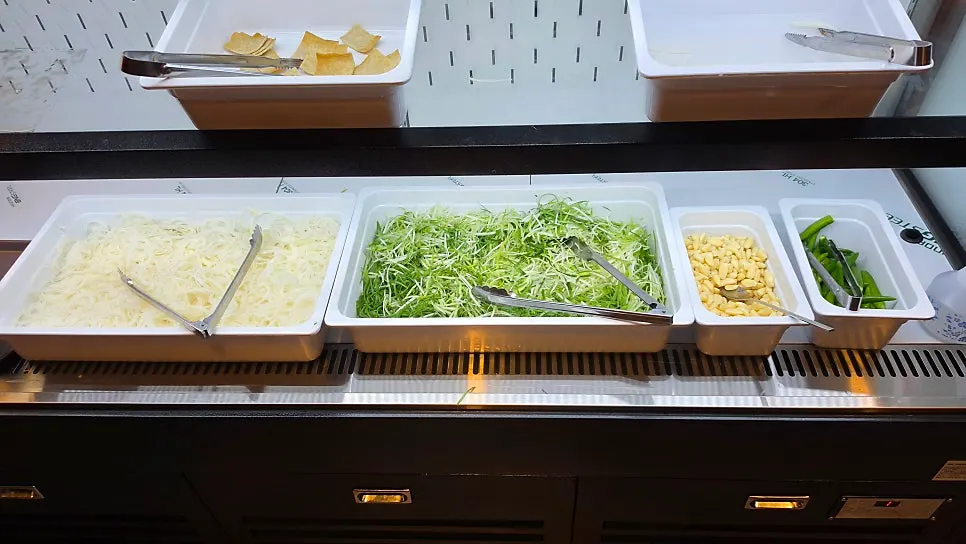 Self-serve bar corner at Geobugi Dongne