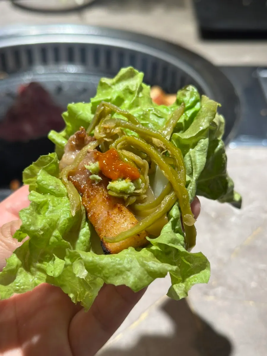 Samgyeopsal asado mojado en polvo de curry