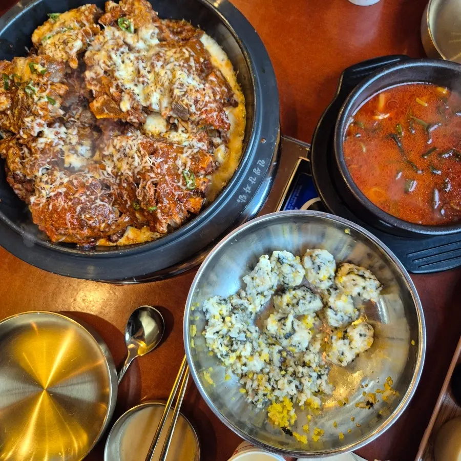 Full spread of the cheese spicy pork bone grill set