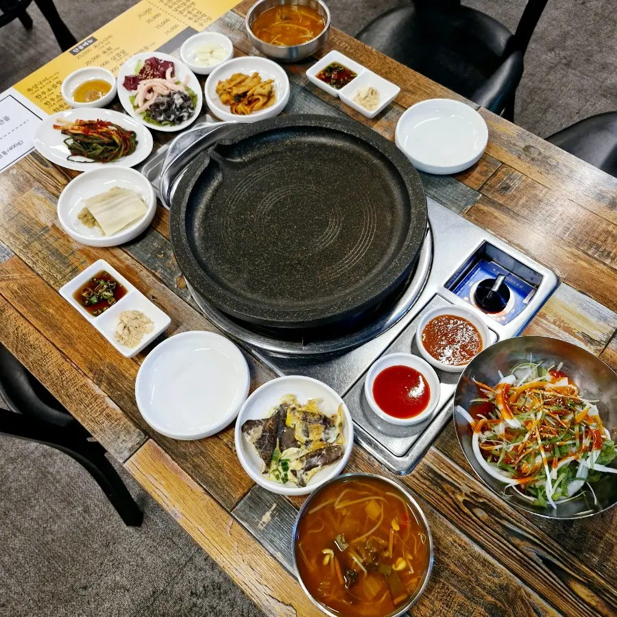 Restaurant self-service bar