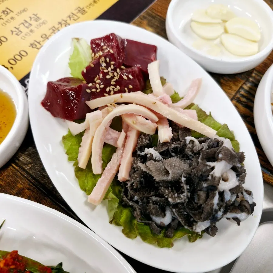 Basic side dishes set out for a reservation