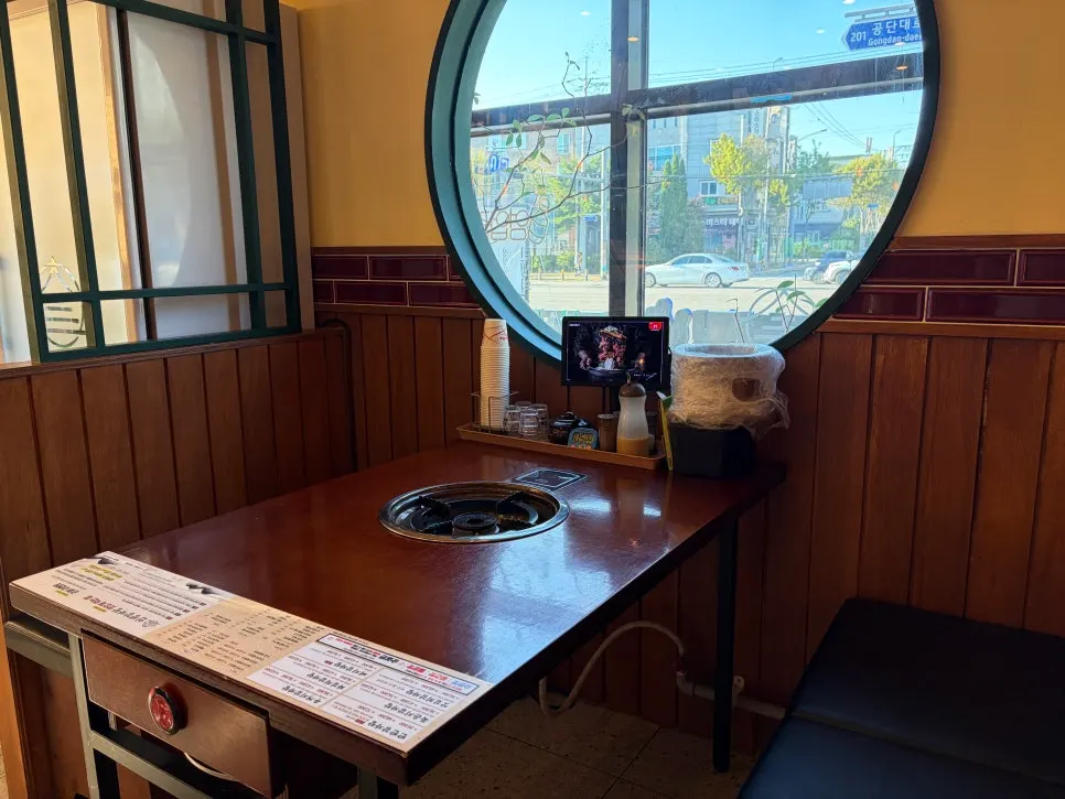 Tablet ordering setup at the table