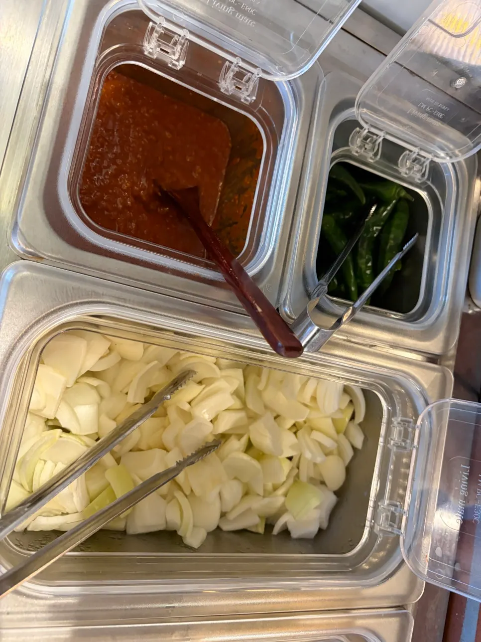 Self-service bar for basic side dishes