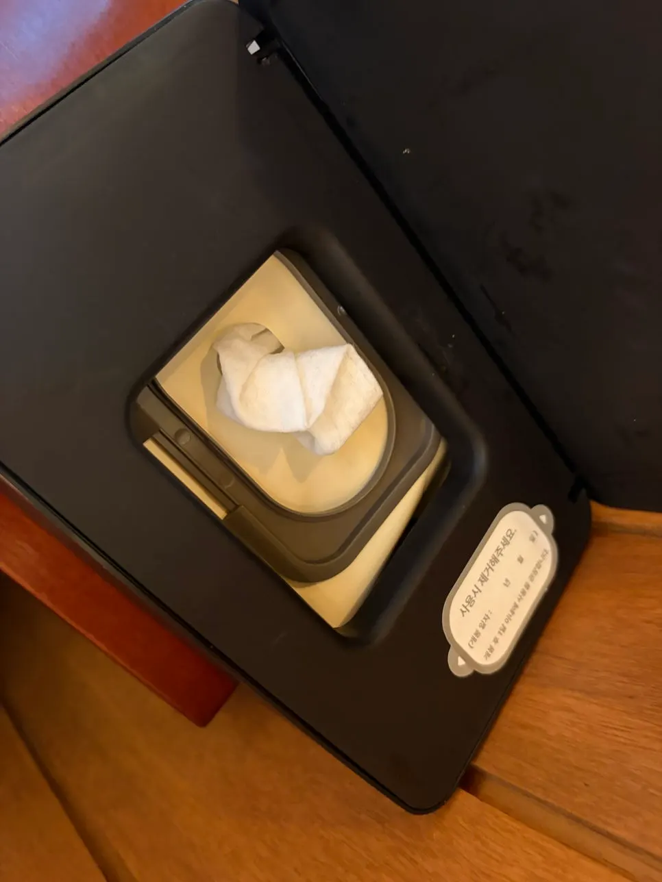 Wet wipes provided at the table