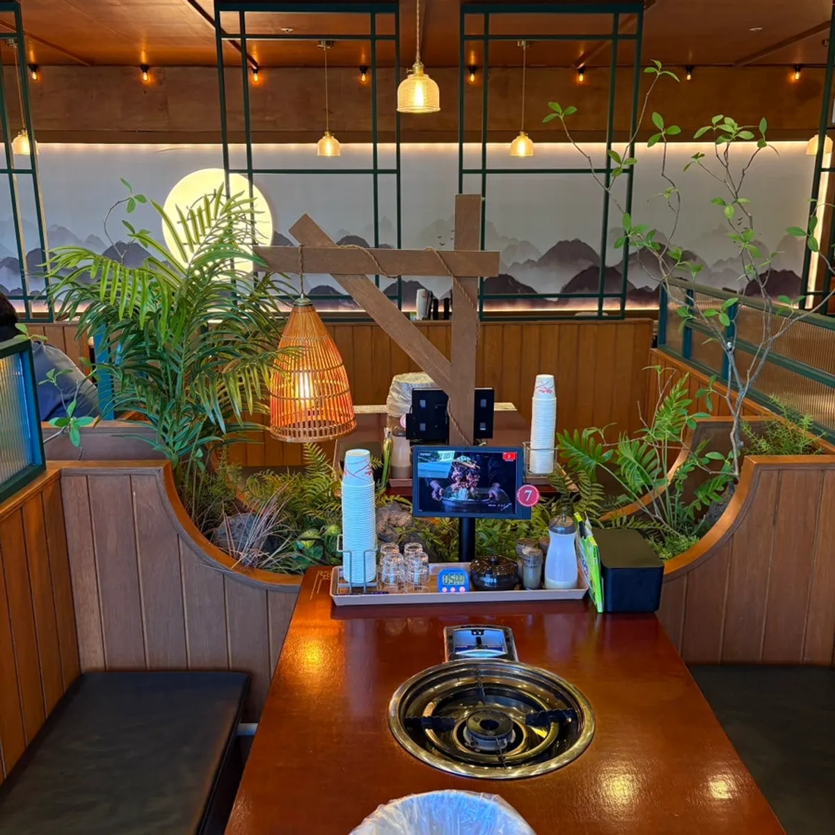 Spacious and clean interior of Insaeng Gamjatang Gunsan Branch