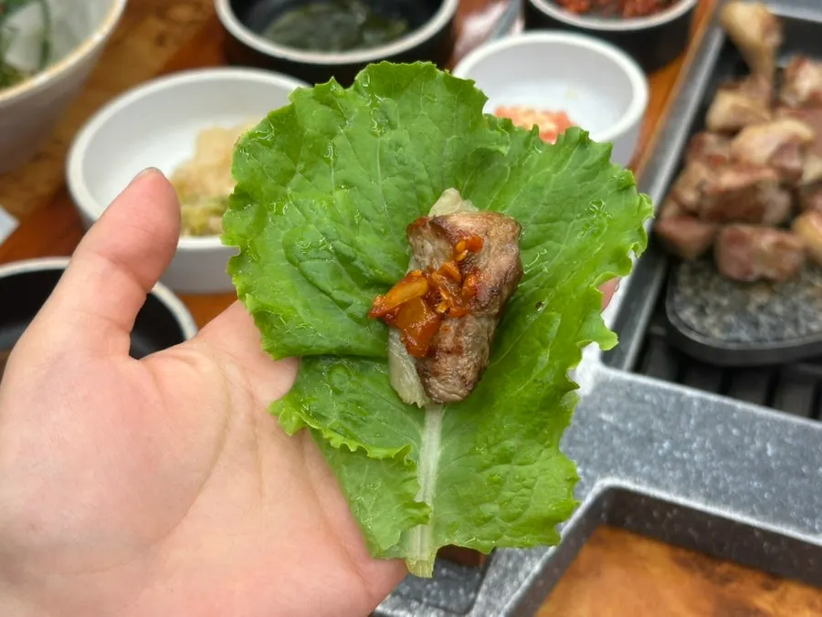 구운김에 올린 소금구이 조합