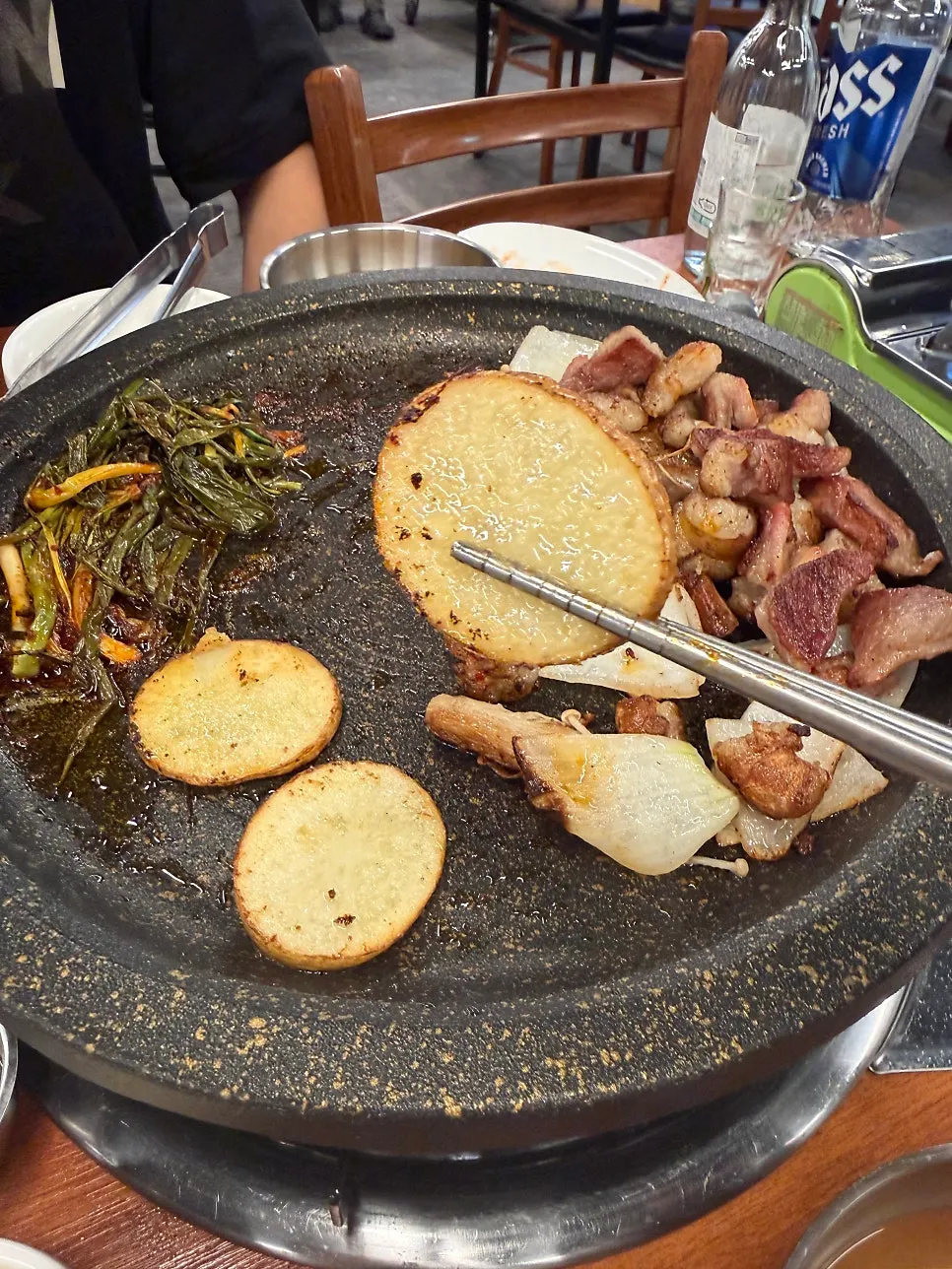 Daechang grilling on the pan