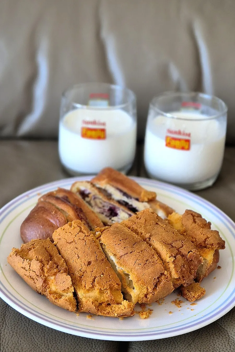 Breads eaten for breakfast the following morning