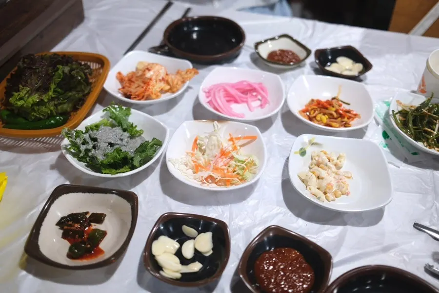 Table seating inside Gunsan Jumulreok