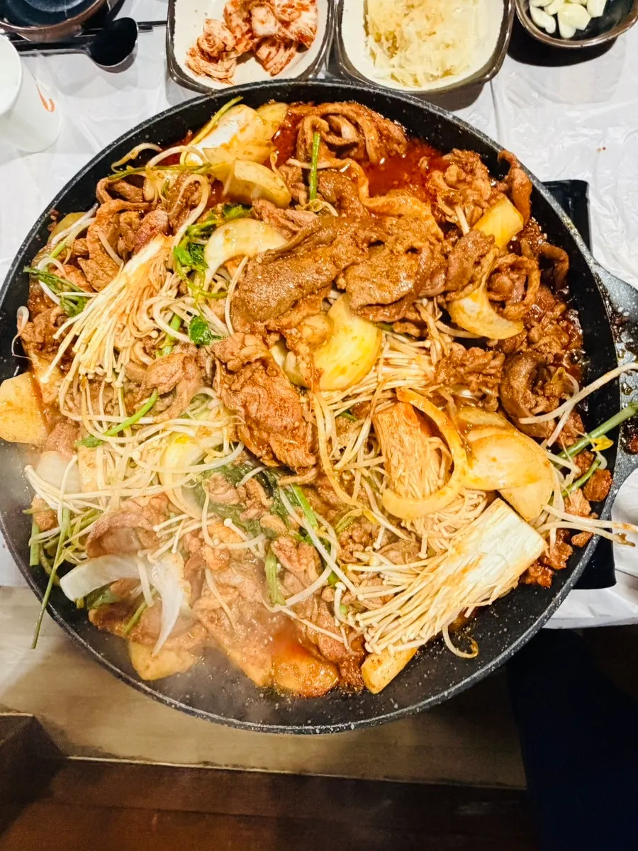 Duck jumulreok with fragrant minari added