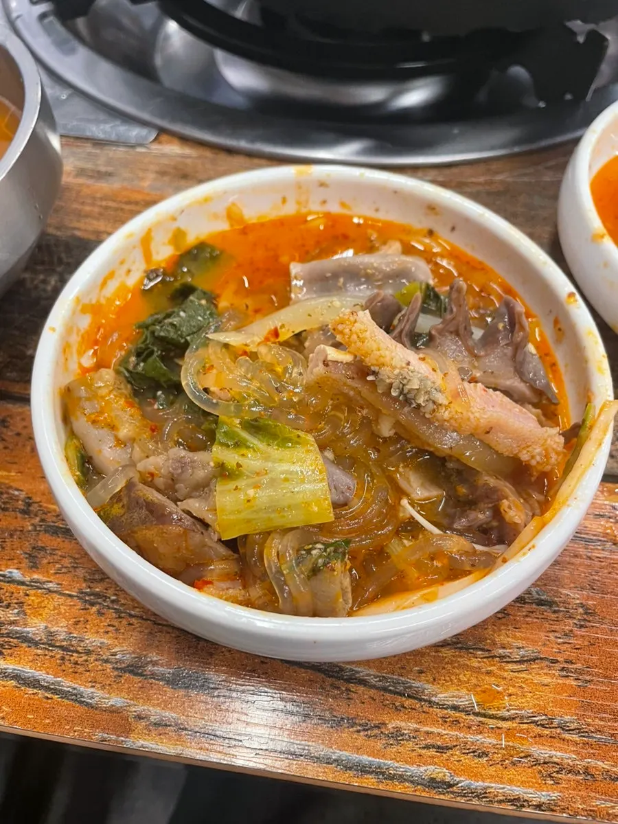 Guiso de gopchang espesado con harina de perilla