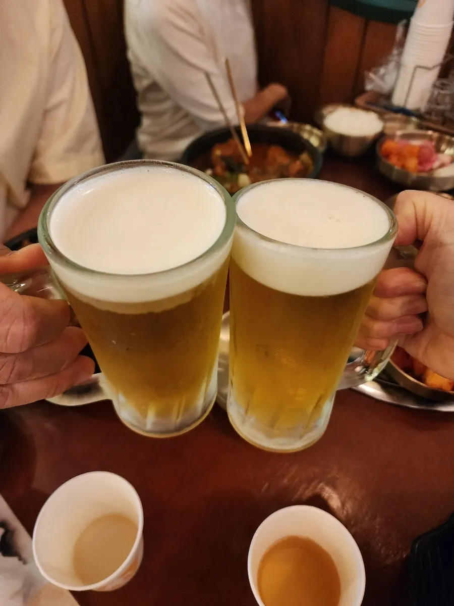 밥을 만 뒤의 칼칼한 뼈해장국
