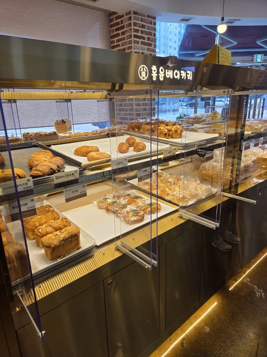 Cakes suitable for choosing as gifts