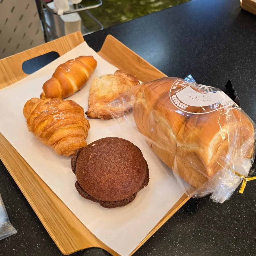 Closing photo of Hongyun Bakery bread