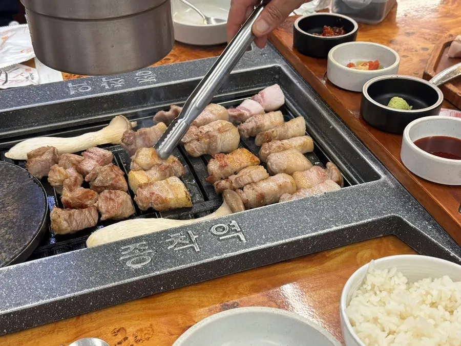 마블링이 돋보이는 삼겹살