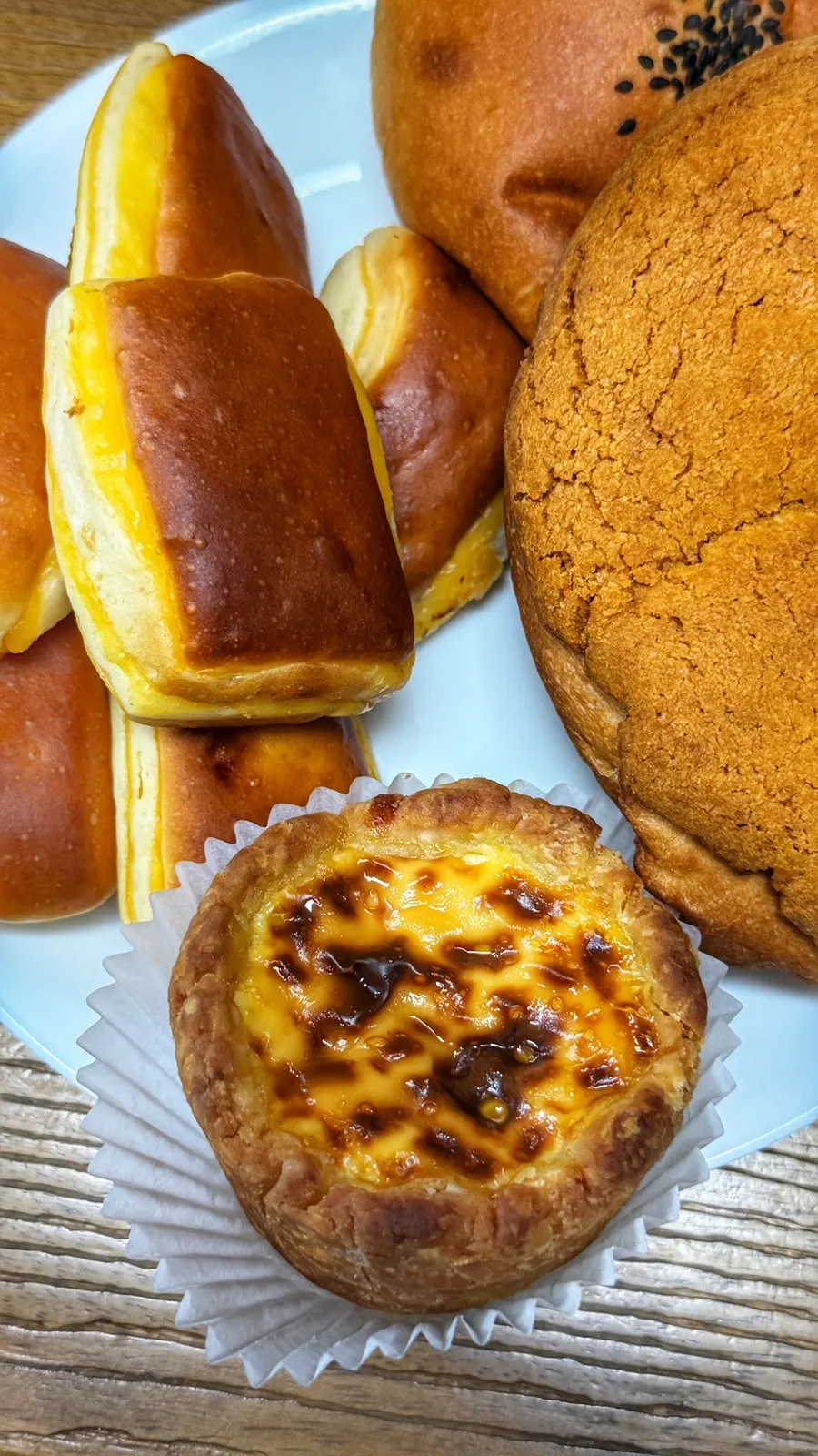 A single egg tart from Hongyun Bakery