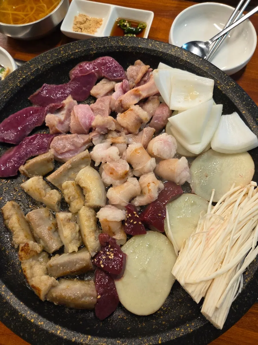 손질을 마친 일번지막창A세트 구이