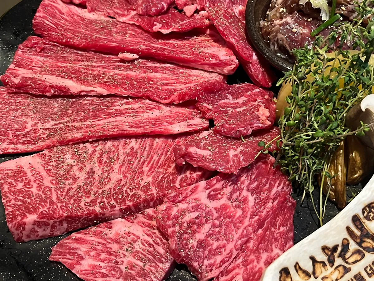 십삼대 프리미엄 세트 450g 생고기 플레이팅