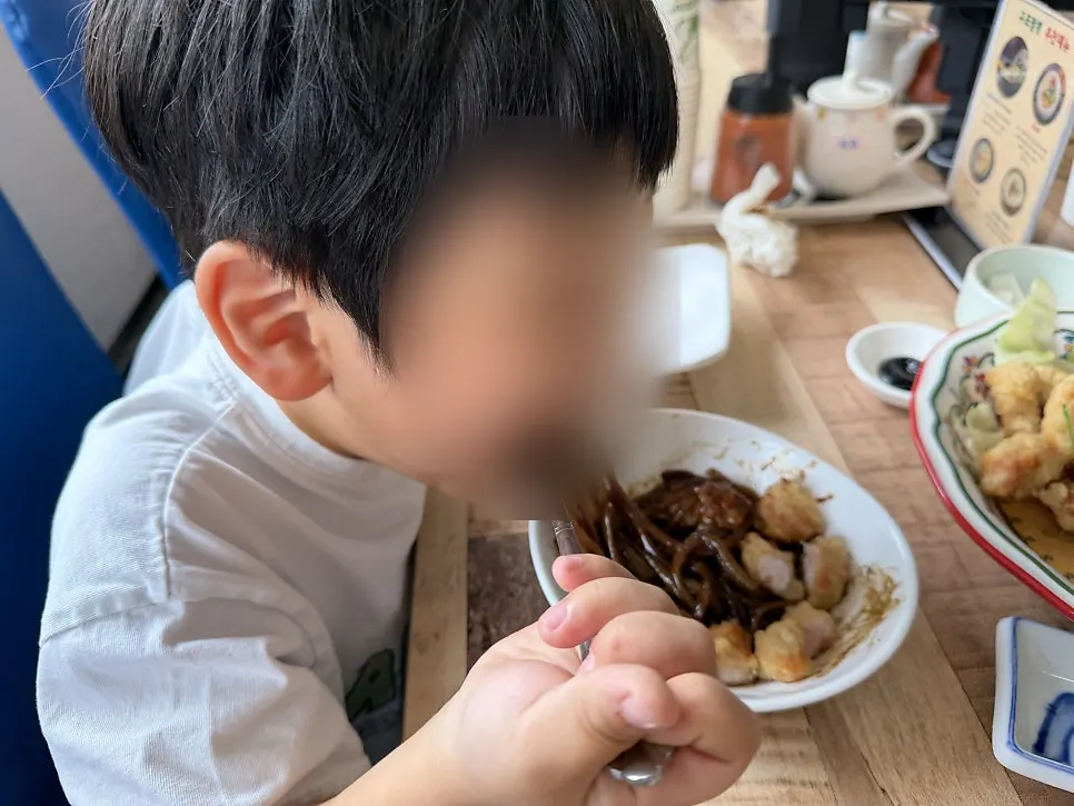 Bowl of jjajangmyeon eaten by the child