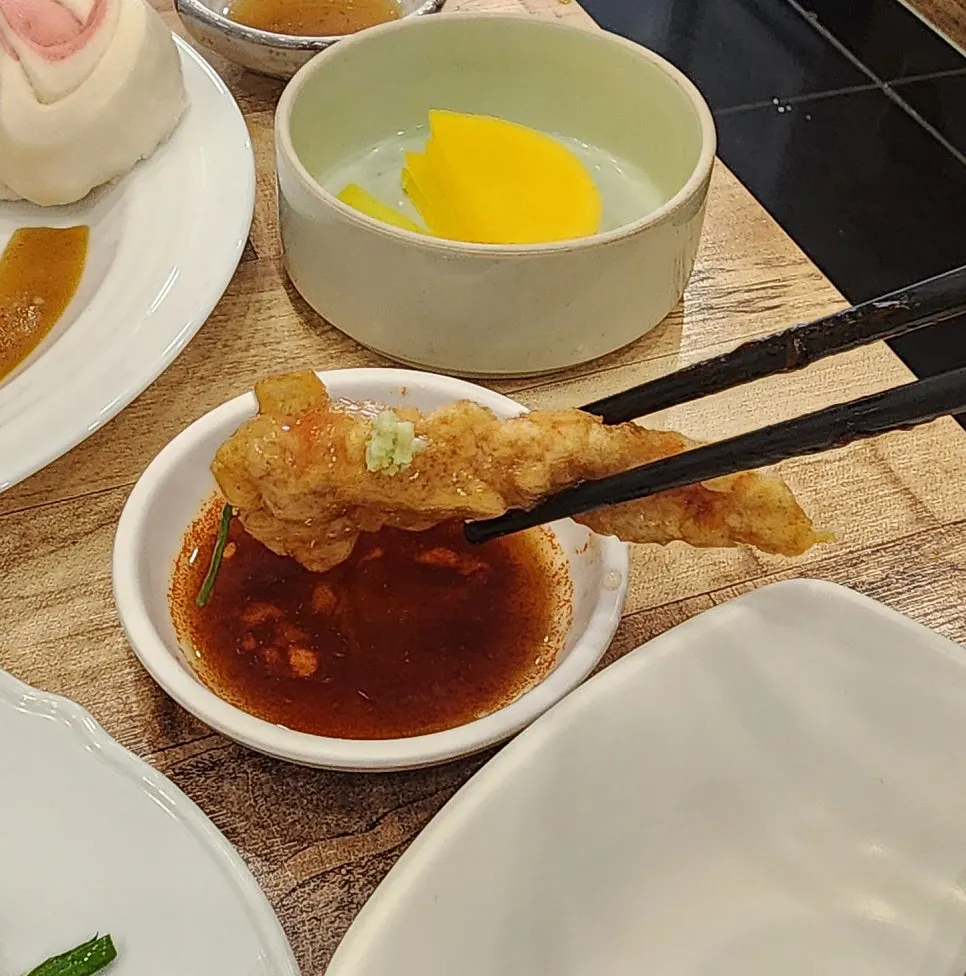 소스를 따로 내어준 탕수육