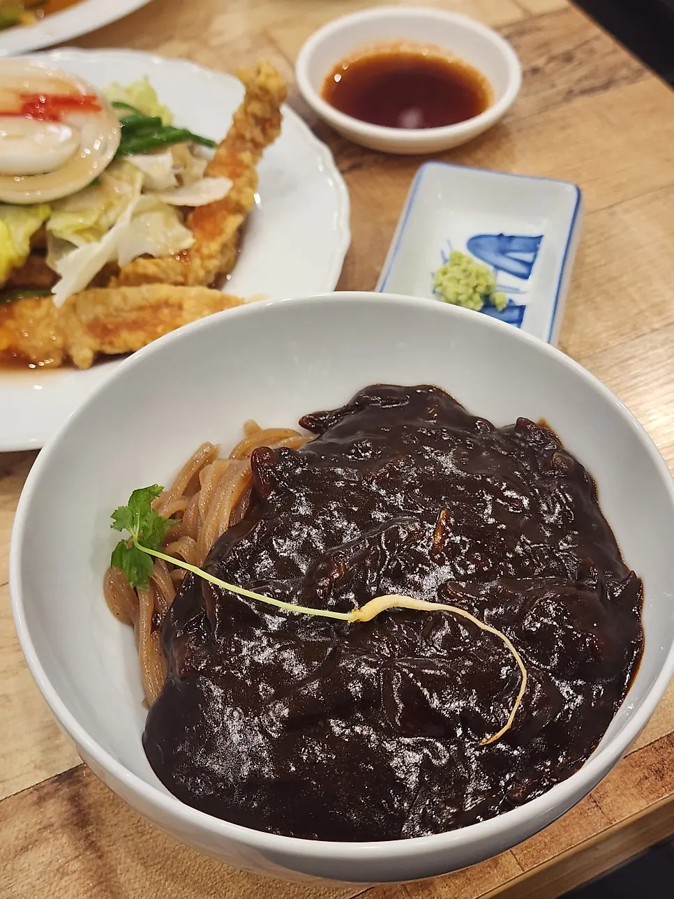 후식 식사로 나온 짜장면