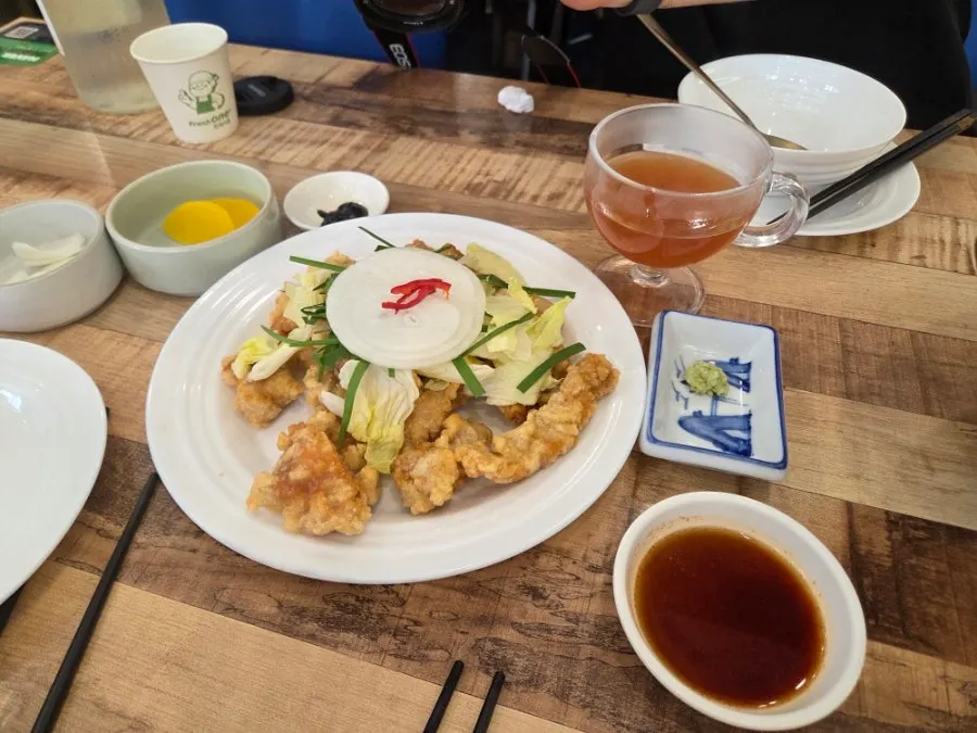 Tangsuyuk served with sauce on the side at Gupo Jjambbong