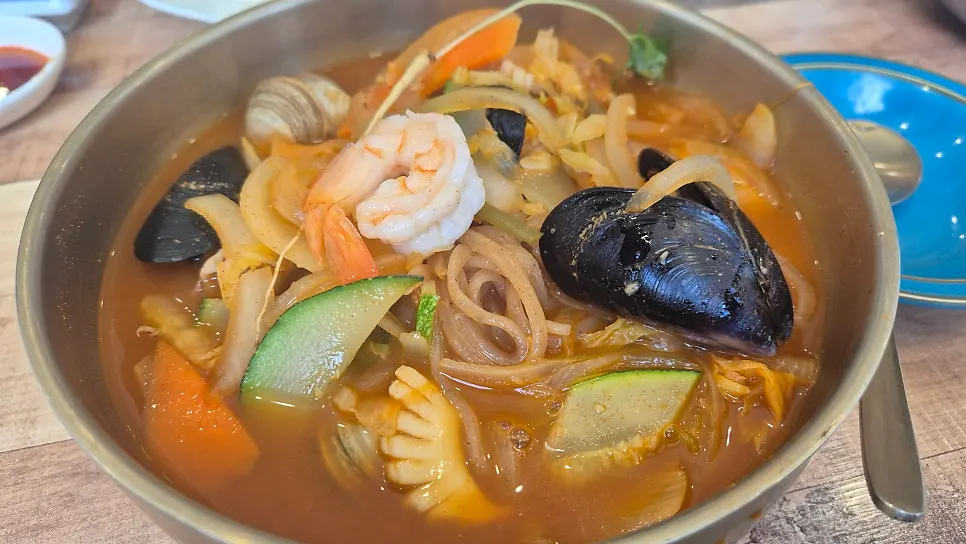 House-made noodles made with sanghwang mushroom