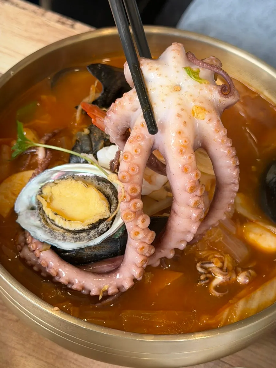 Octopus and abalone jjambbong