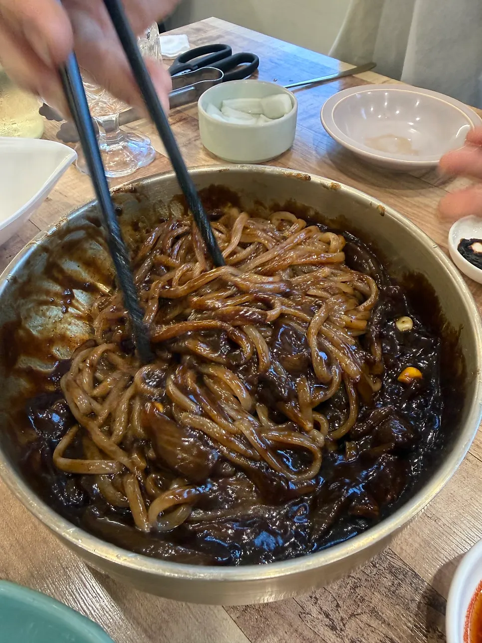 전통 방식 짜장면 한 그릇