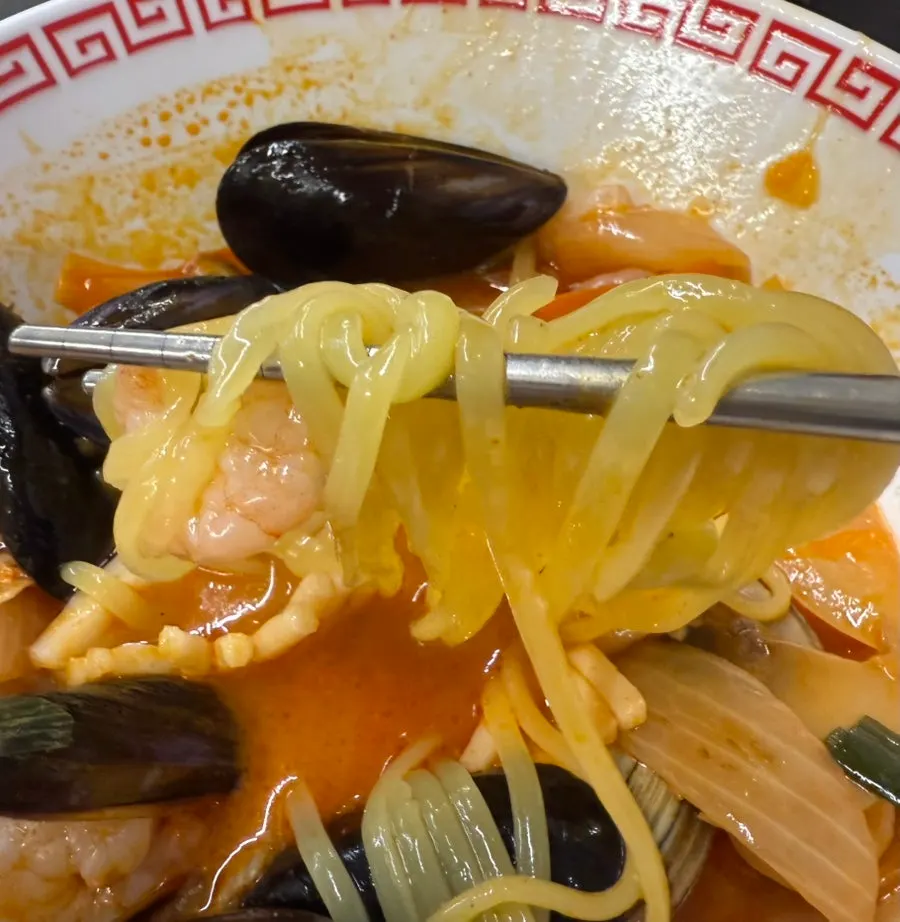 홍미관 삼선짬뽕 면발