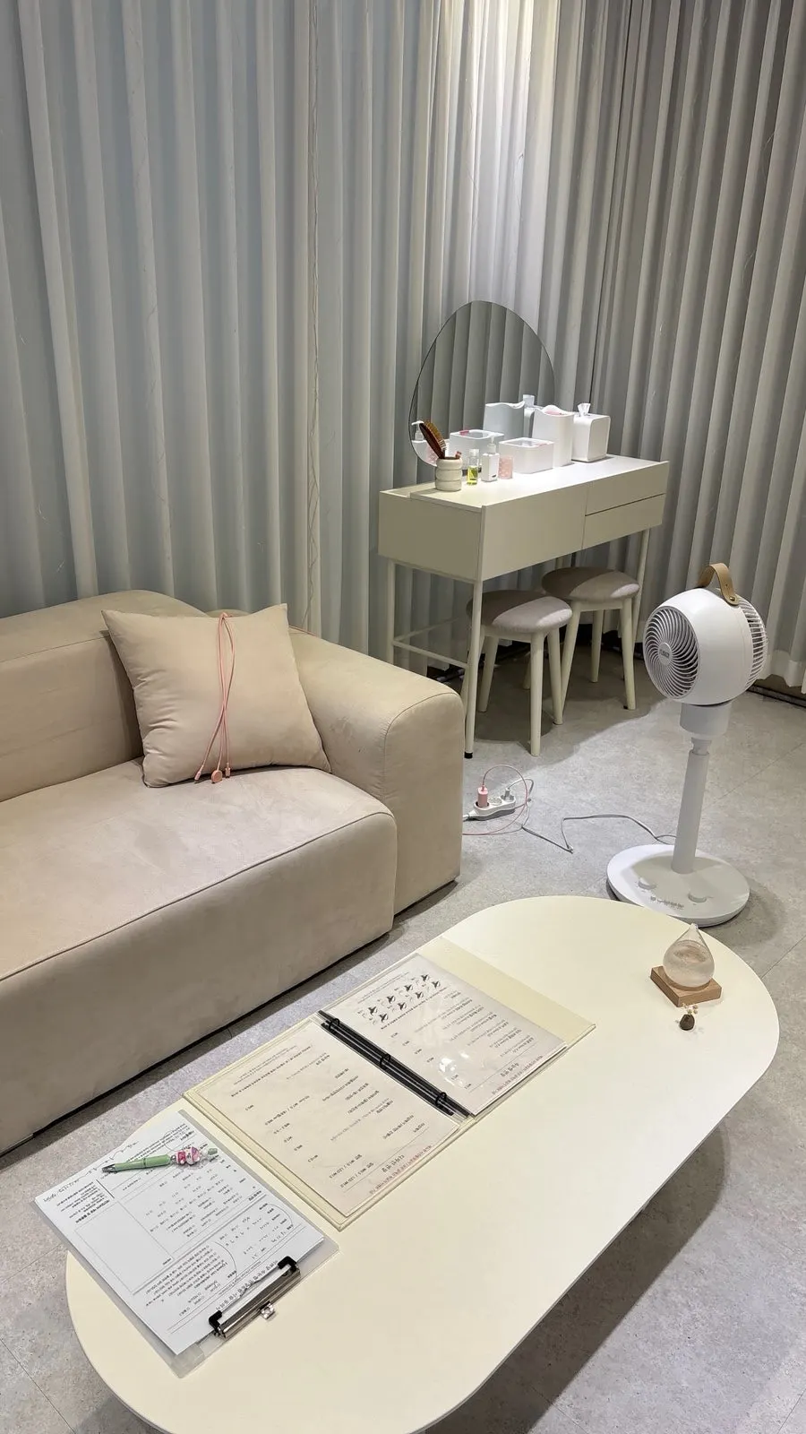 Waiting area inside Mippeudang Guri